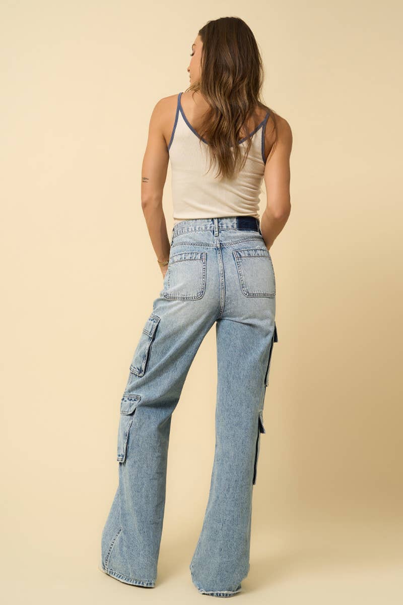 Crossover Waist Relaxed Cargo Jean