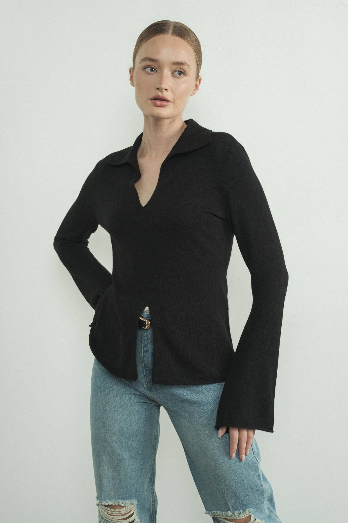 FRONT CENTER SLIT COLLAR SWEATER w BELL CUFFS