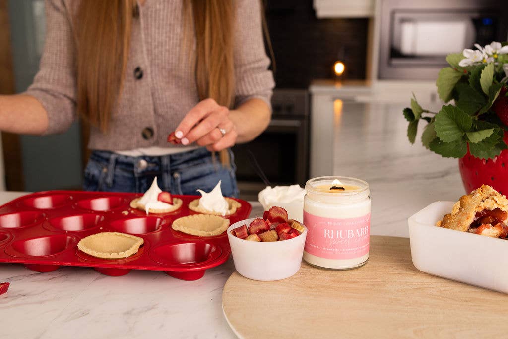 RHUBARB & SWEET CREAM | SUMMER | SOY WAX CANDLE 8OZ