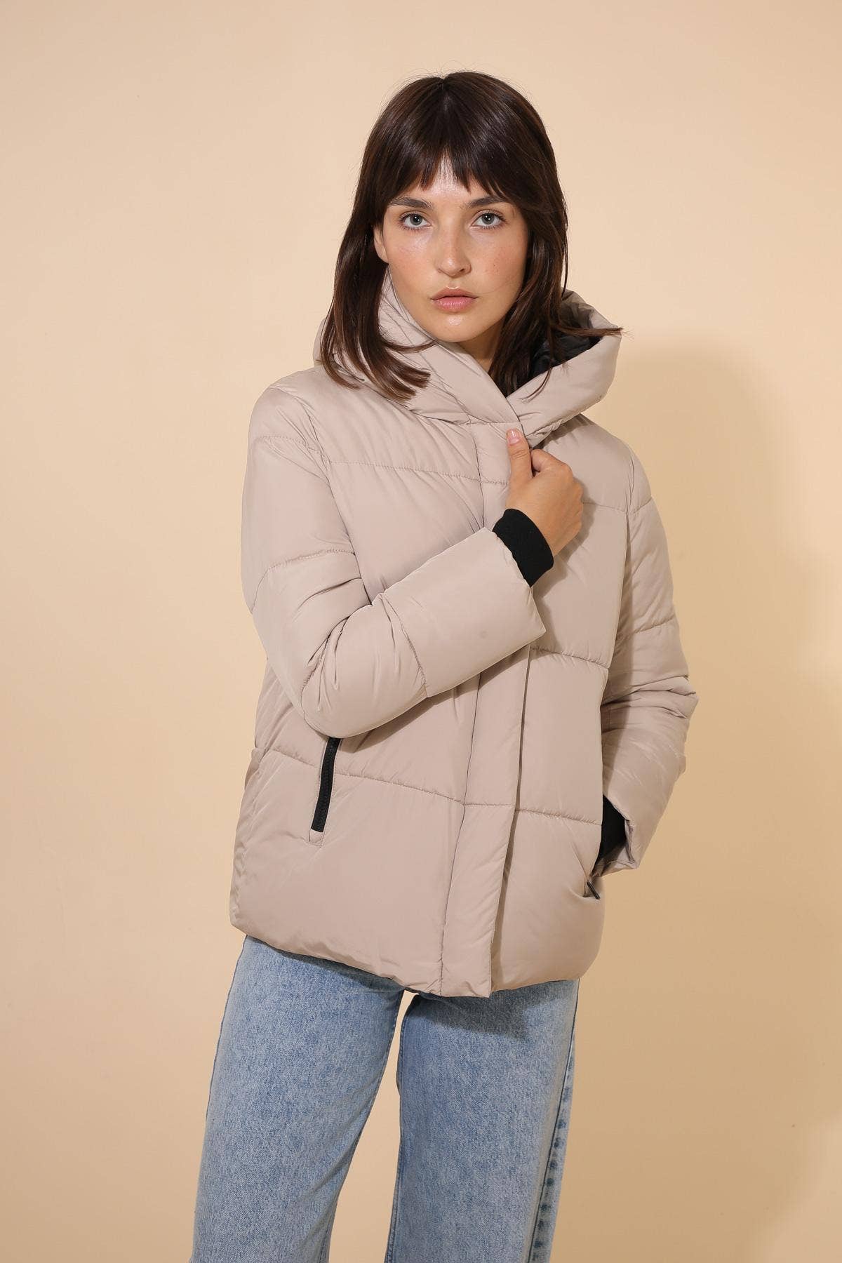 Short Hooded Puffer Jacket