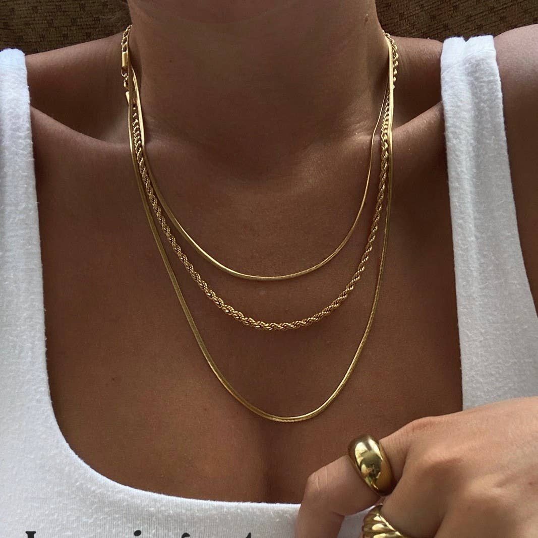 LAYERED NECKLACE