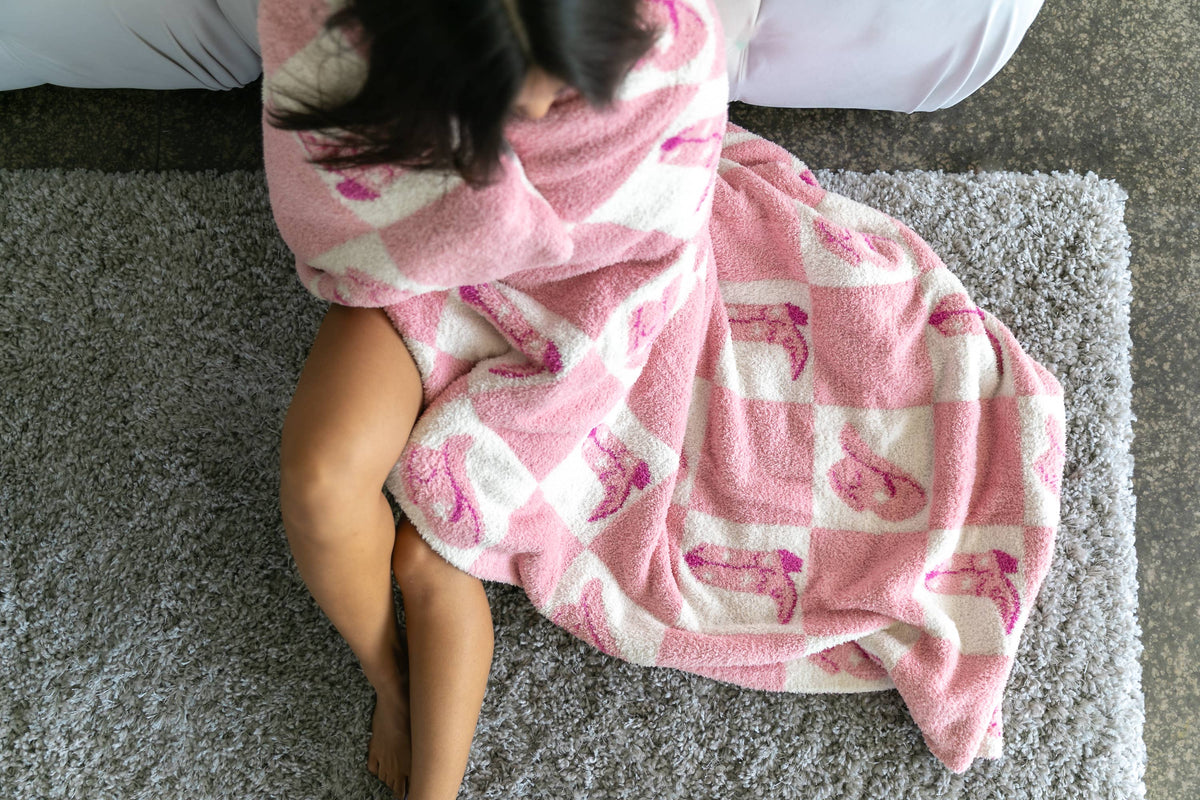 Throw Blanket - Checkered w/ Western Cowgirl - Pink & White