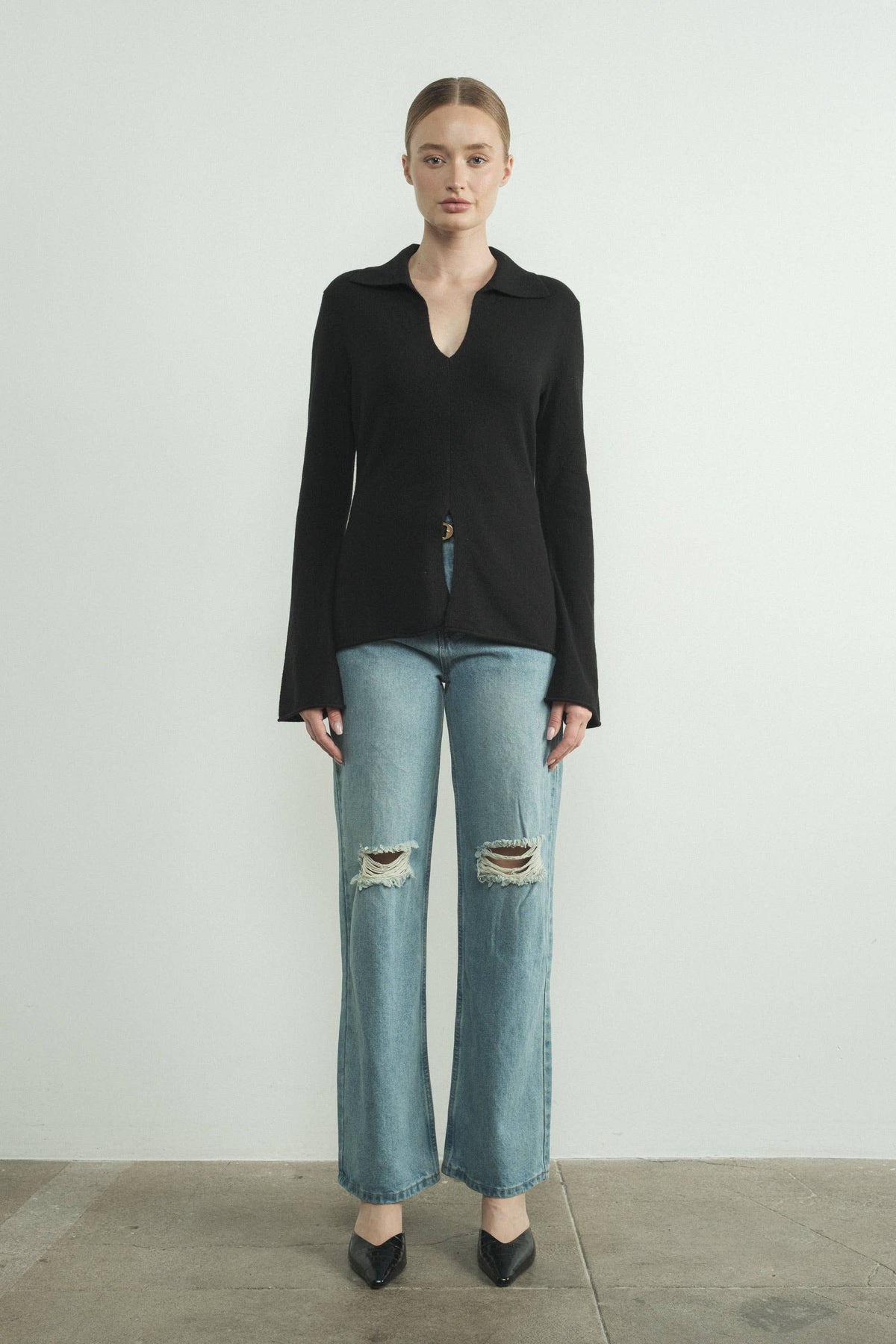 FRONT CENTER SLIT COLLAR SWEATER w BELL CUFFS