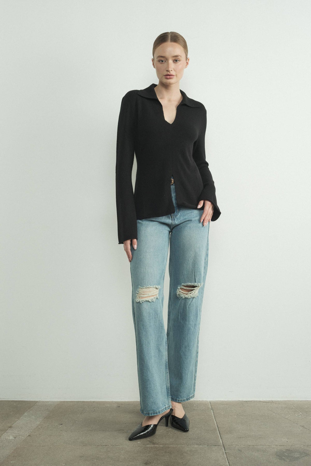 FRONT CENTER SLIT COLLAR SWEATER w BELL CUFFS