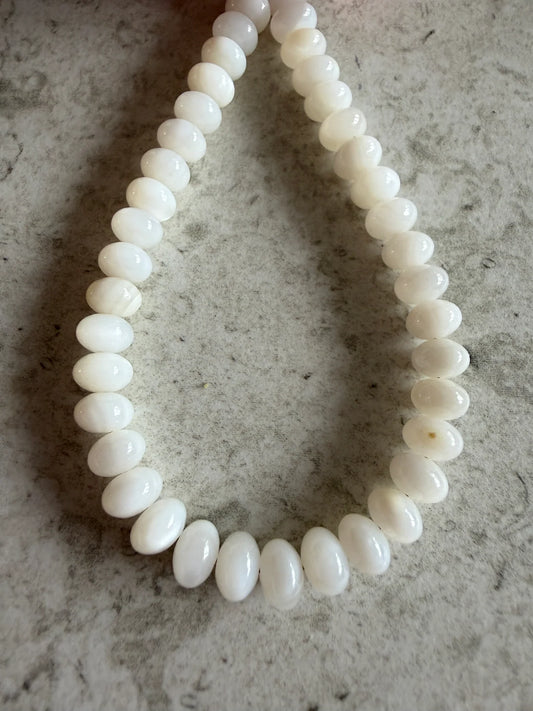 beaded bracelet (coconut)