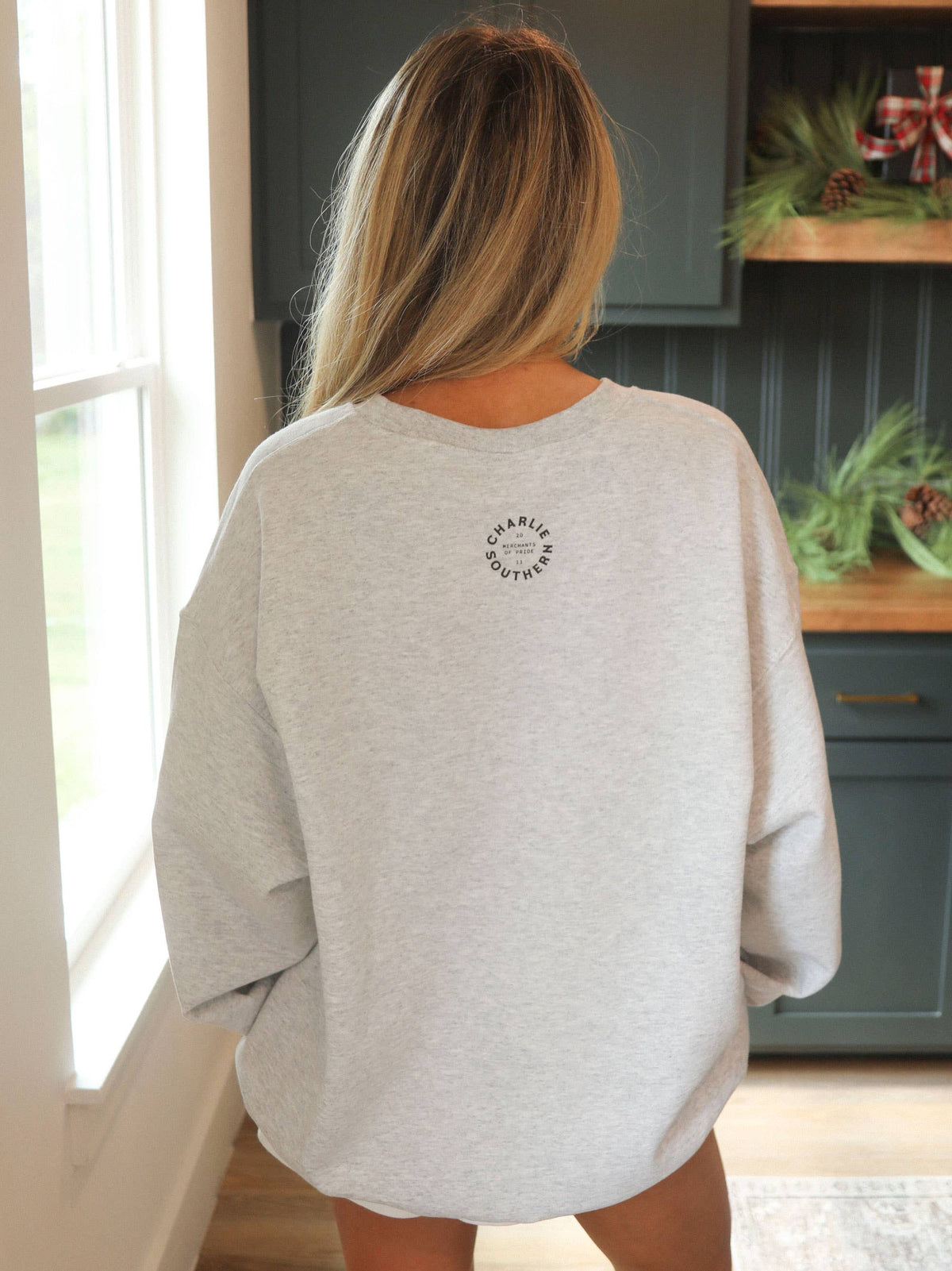 HOLIDAY HOOBIE WHATTY SWEATSHIRT