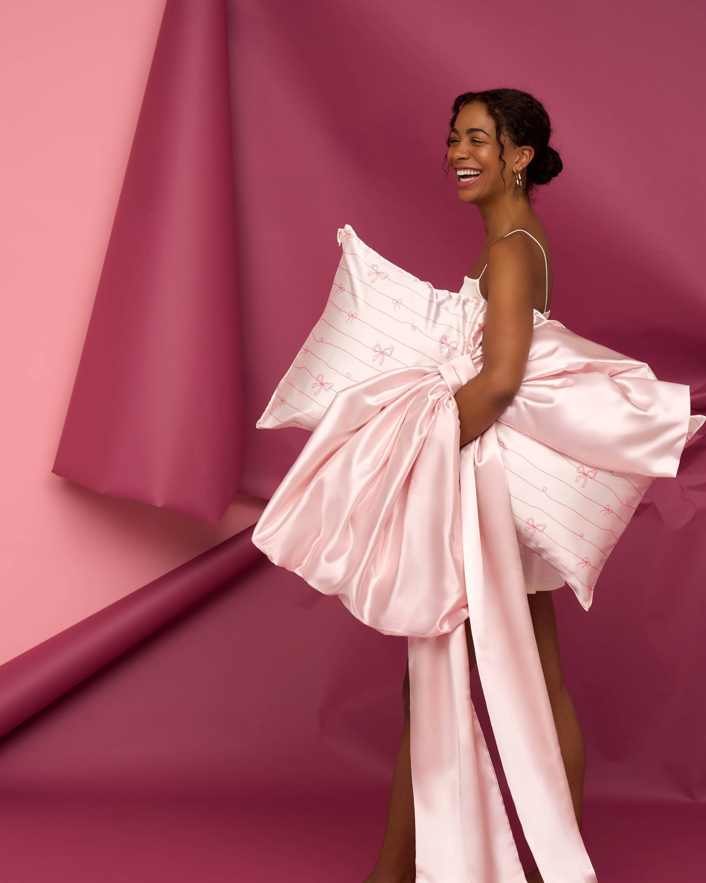 Satin Pillowcase in Striped Bows