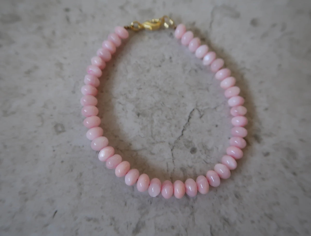 poolside beaded bracelet (bubblegum)